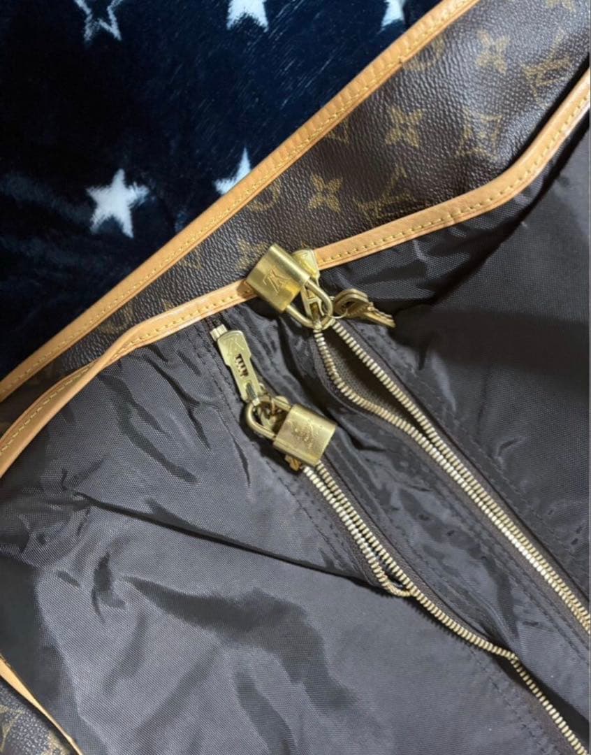 極美品ルイヴィトンガーメントケース