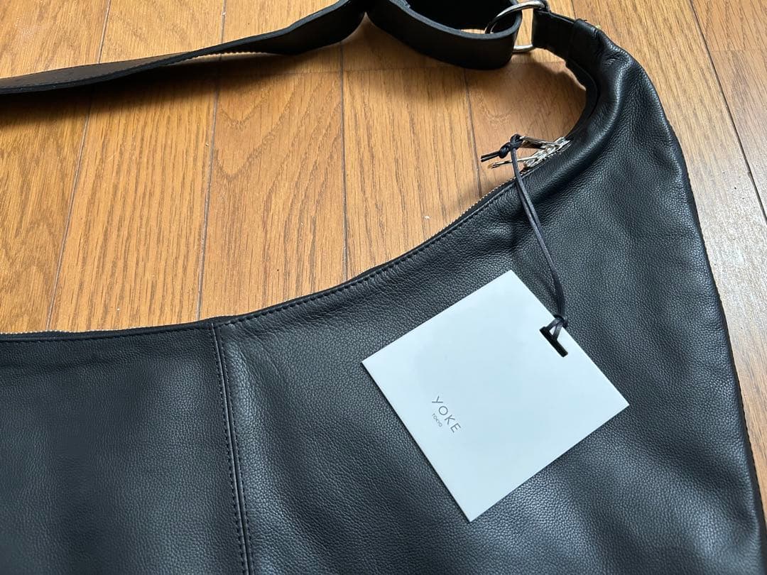 YOKE Carf Leather Circle Bag ブラック