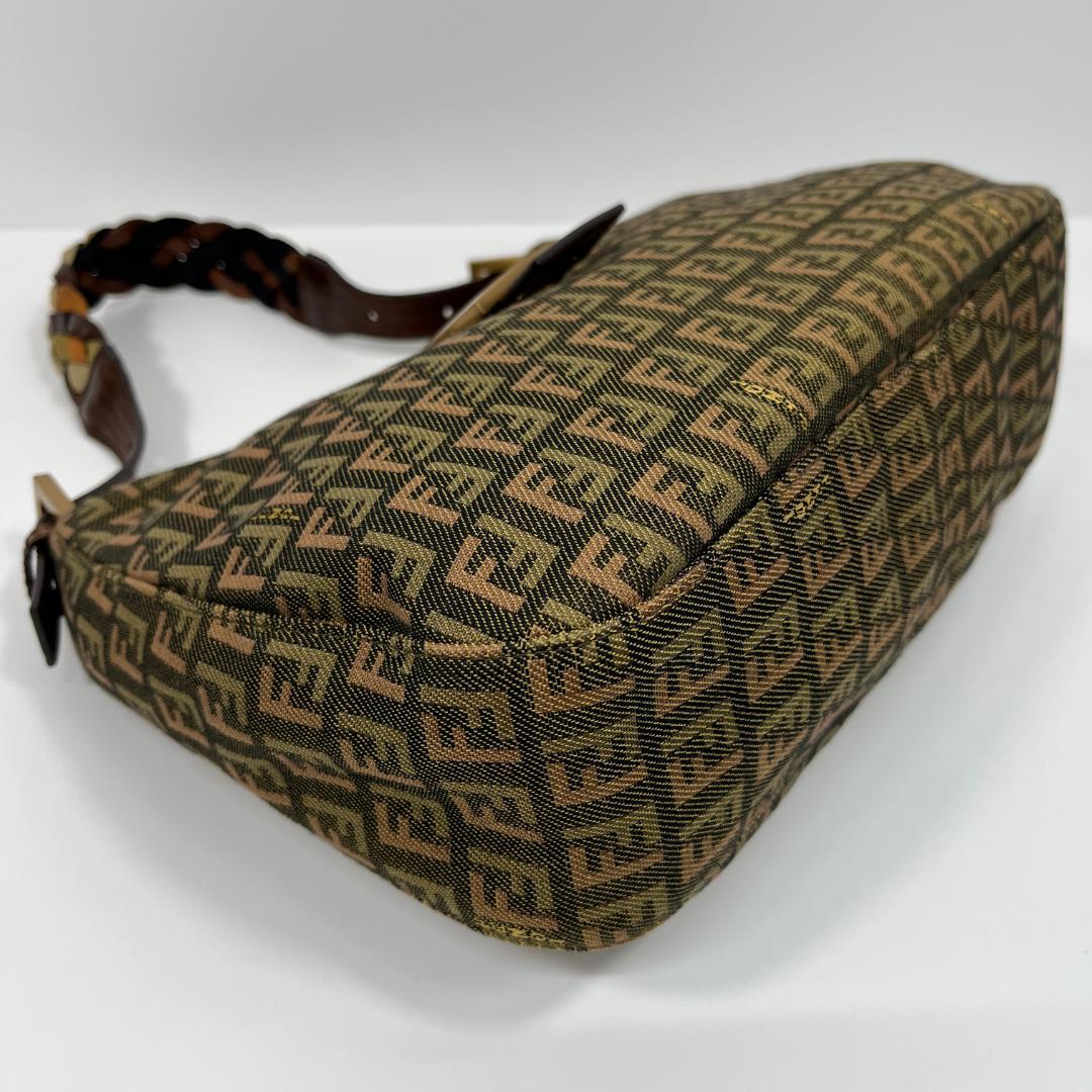 フェンディ8BR036 RU8 マンマバゲット ズッキーノ MBZ154