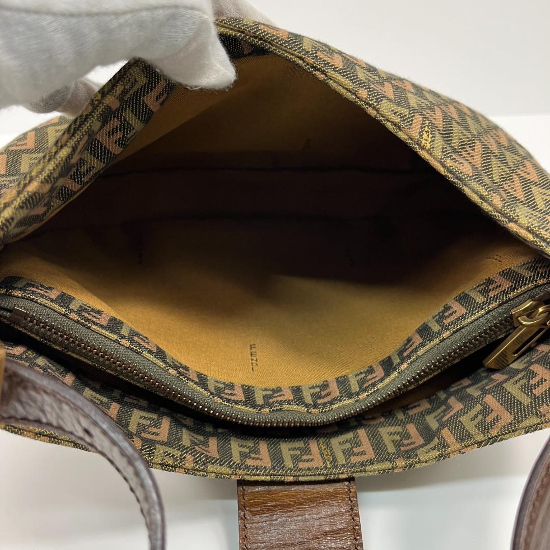 フェンディ8BR036 RU8 マンマバゲット ズッキーノ MBZ154