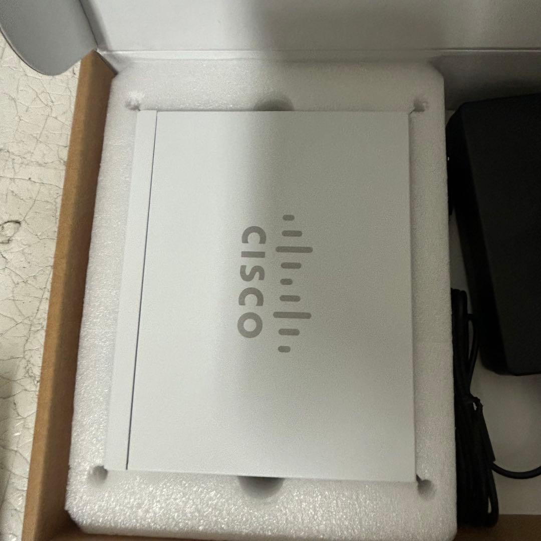 美品 Cisco 8ポートPoE スイッチ CBS110-8PP-D