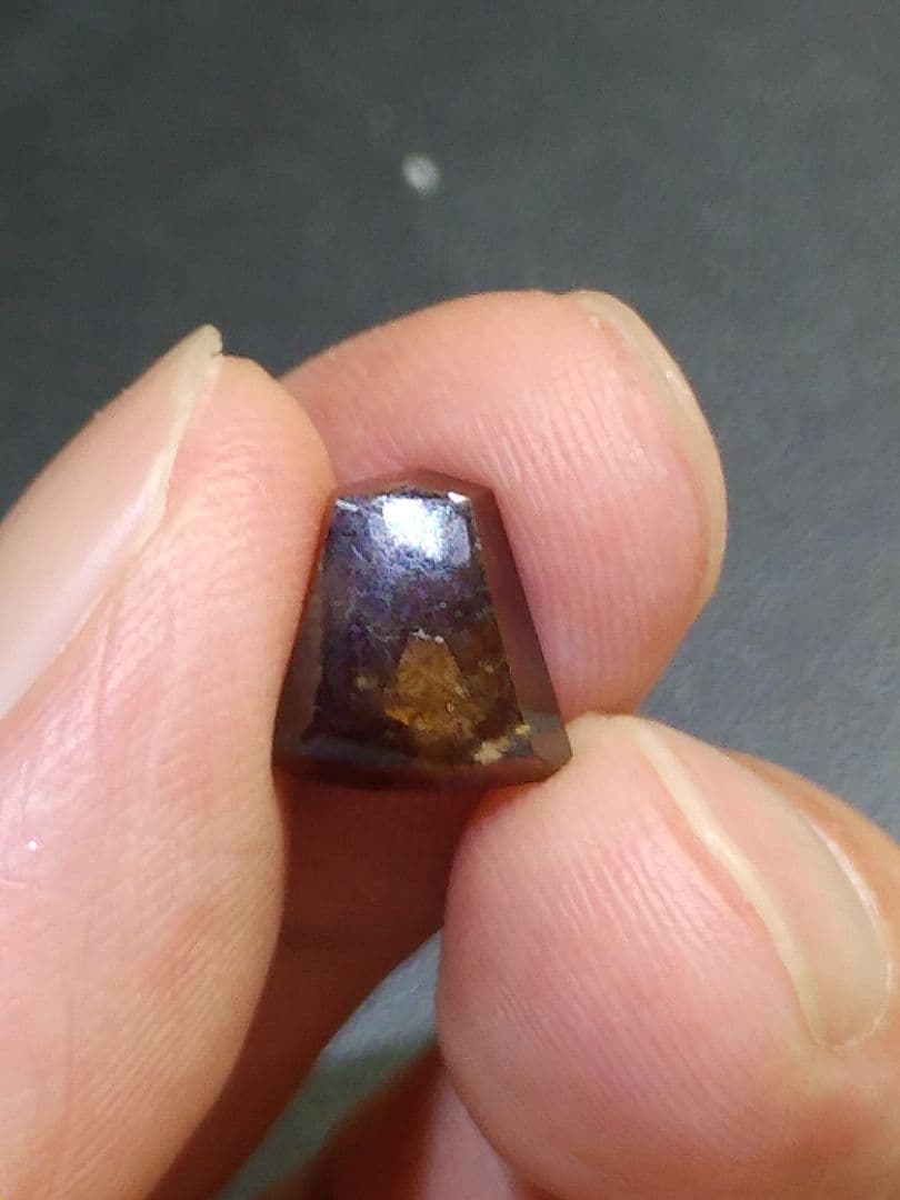 レインボーガーネットルース　325