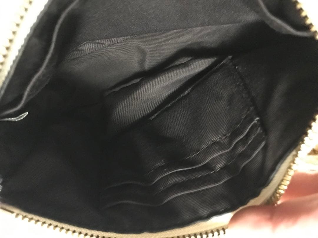 超美品コーチラージリストレットスターダストスタッズショルダーバッグオフホワイト白