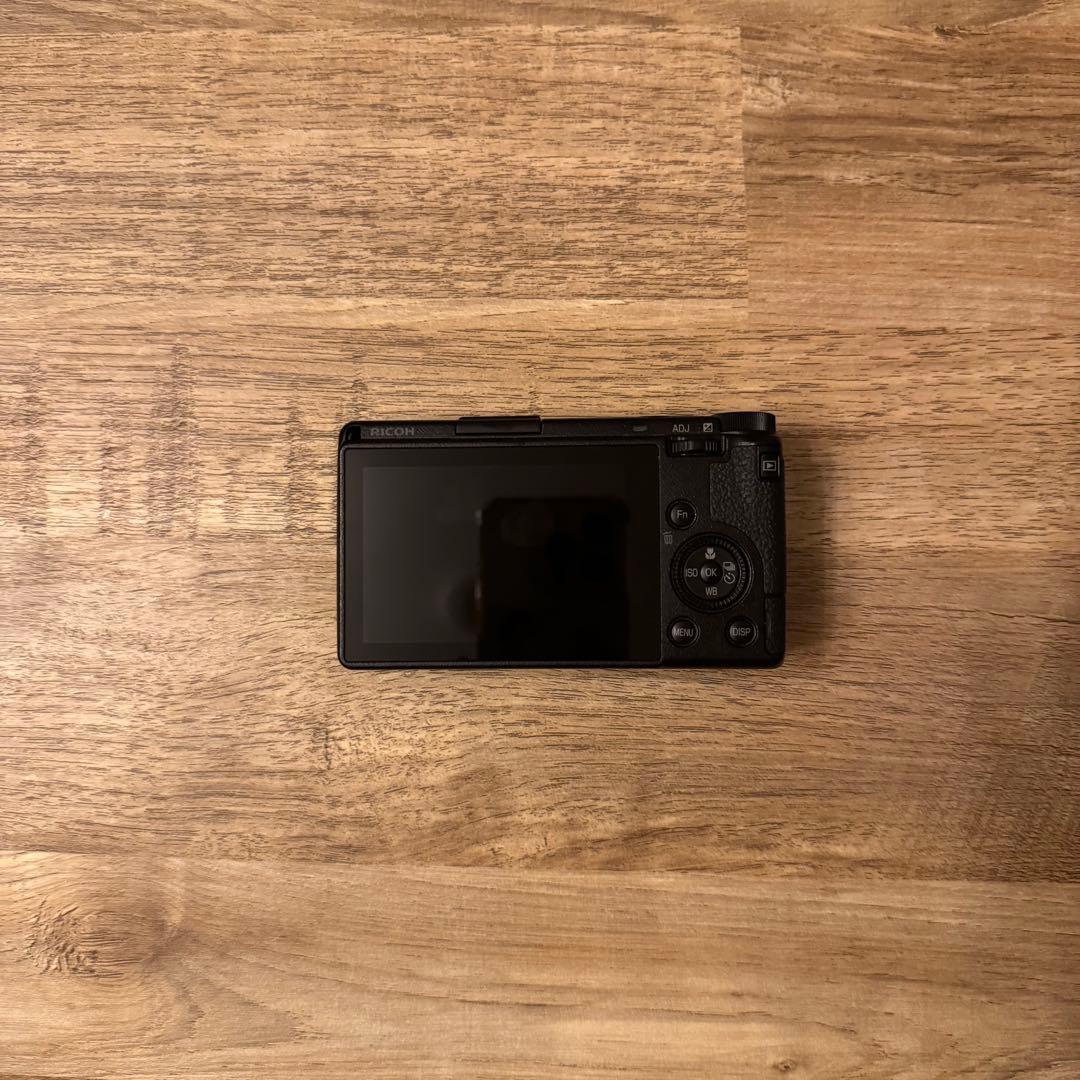 RICOH GR Ⅲ コンパクトデジタルカメラ ブ