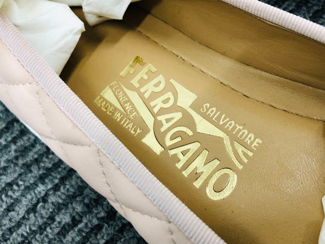 新品 サルヴァトーレフェラガモ フラット パンプス バレリーナパンプス