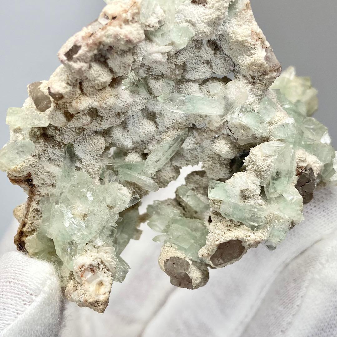 グリーンアポフィライト　魚眼石　鉱物標本　原石　天然石　ストーン　インド