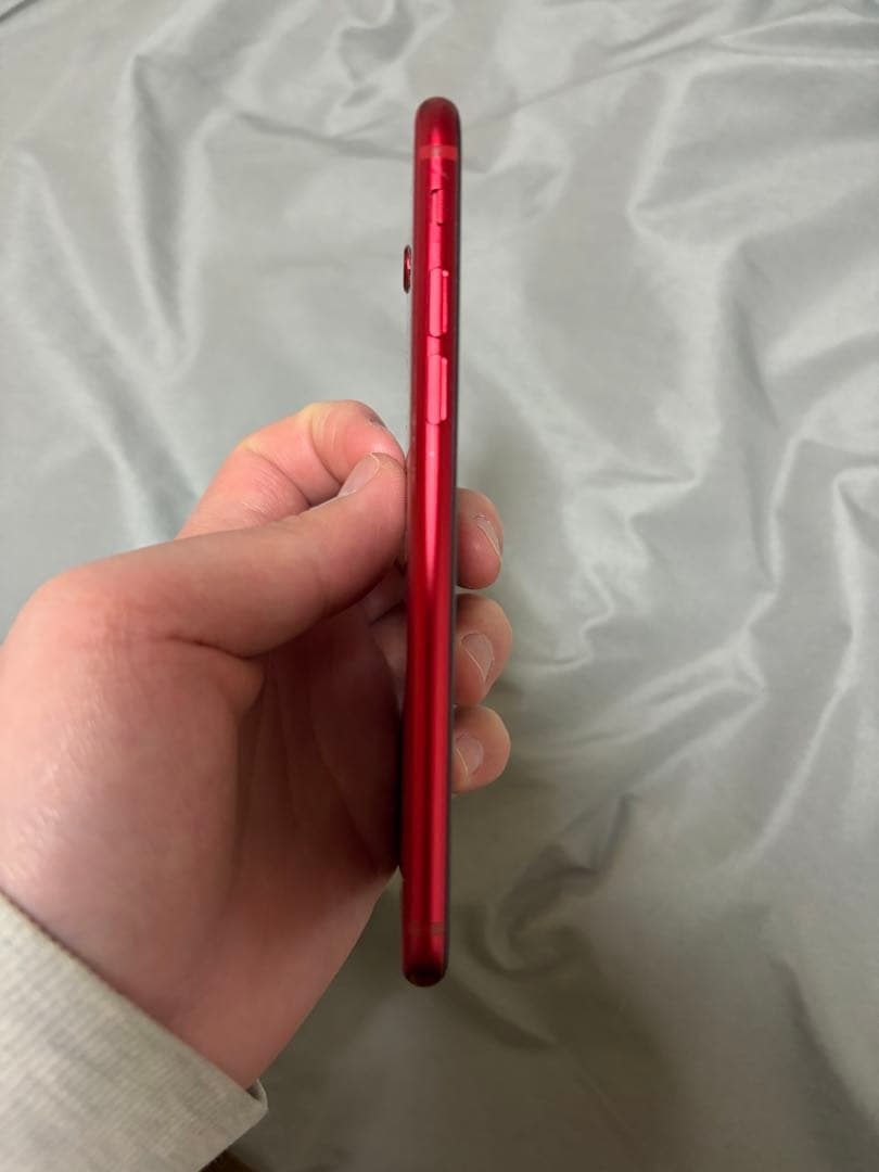 iPhone se 第3世代 128gb レッド 本体のみ SIMフリー