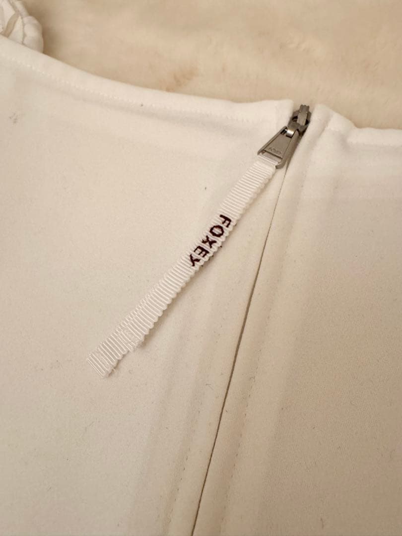 FOXEY 首元がエレガントなパフスリーブ ブラウス