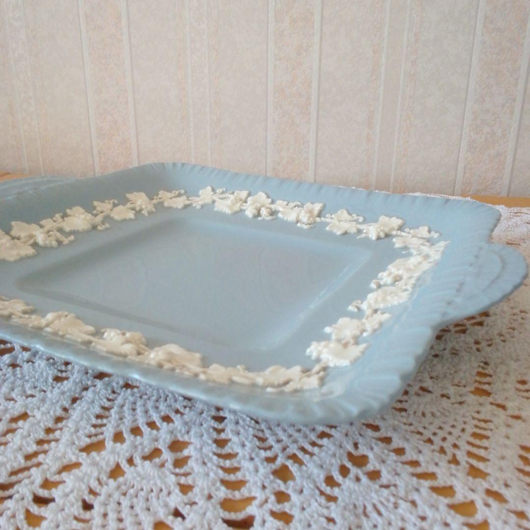 クイーンズウェアBBプレート　エンボス　ラベンダー　シェルエッジ　ウェッジウッド