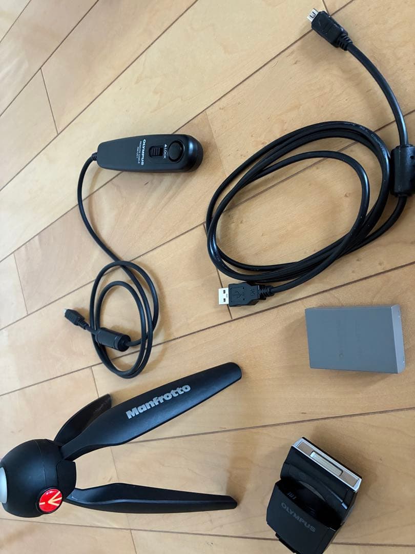 ポ*ン様 【ジャンク品】OLYMPUS OM-D E-M5 MarkII レンズ