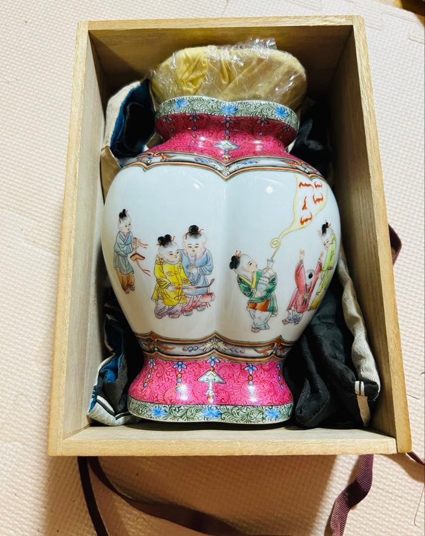 中国古美術/清清代時代珐瑯彩嬰戲紋雙聯蓋瓶/景德鎮製。 y508