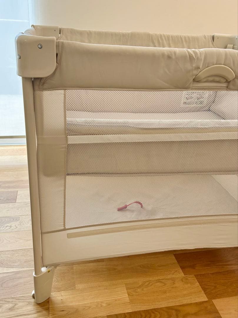 【美品】Aprica アップリカ ココネルエアー ホワイト 折り畳みベビーベッド