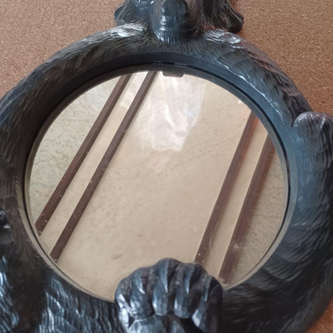 昭和レトロ　木彫り風くまの壁掛け鏡　ミラー　プラスチック　熊　クマ　穴有り