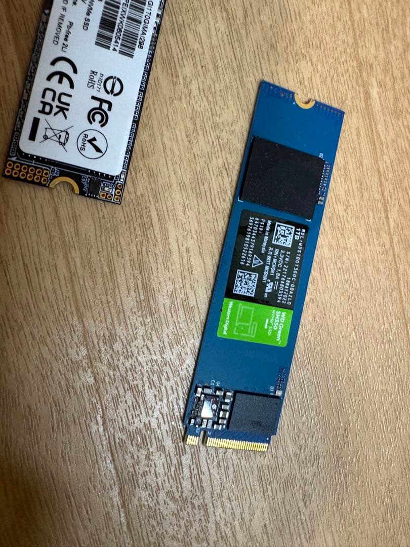 M.2 SSD 1TB×2 WD Green AGI + SSDリーダー