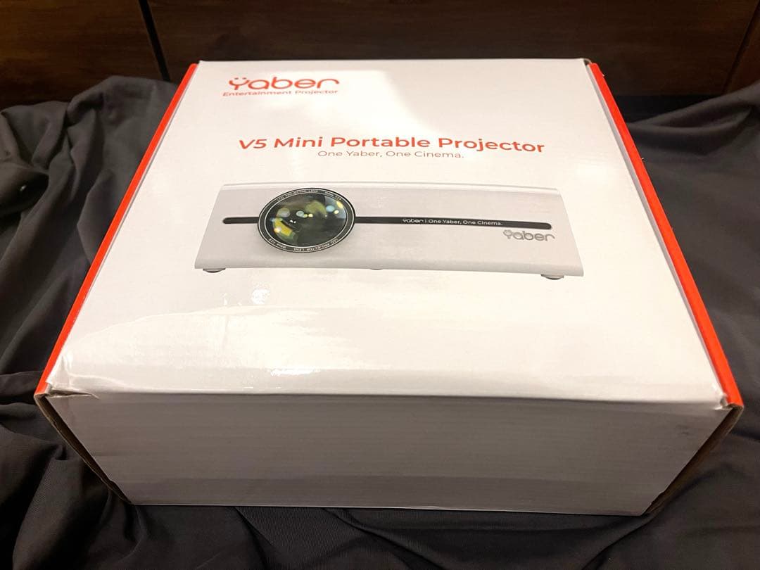 Yaber V5 プロジェクター 小型 フルHD対応 外箱・付属品完備