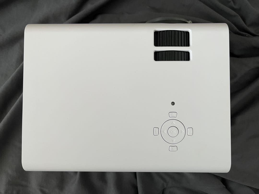 Yaber V5 プロジェクター 小型 フルHD対応 外箱・付属品完備