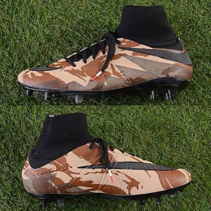 シューズ NIKE HYPERVENOM PHANTOM ll SE FG