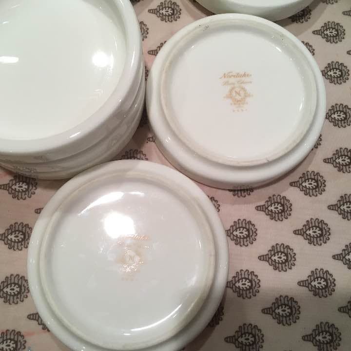 ノリタケボーンチャイナ 灰皿 セット 在庫確認の為購入前コメントください。